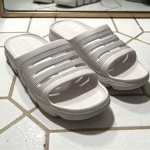 Cole Haan Mens 4.0 Zerogrand All Day sandal size 13 in White C34393
